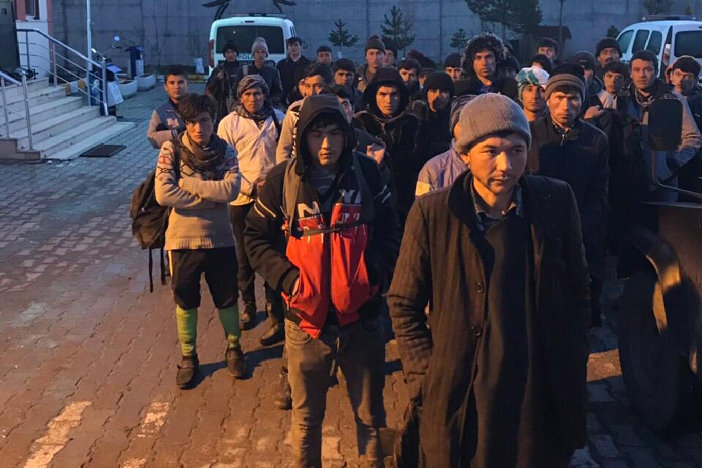 Van’da 58 düzensiz göçmen yakalandı